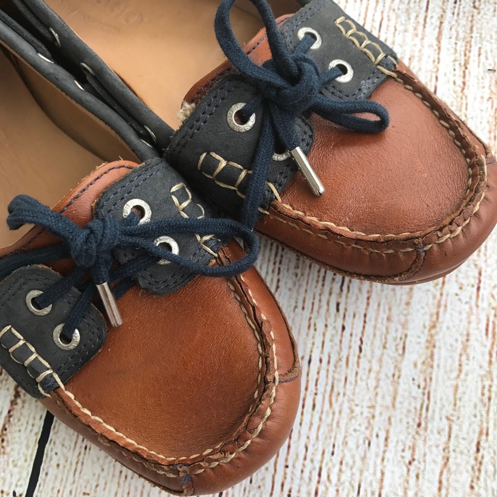 Sebago boat shoes blue tan Size 6.5 Loafers